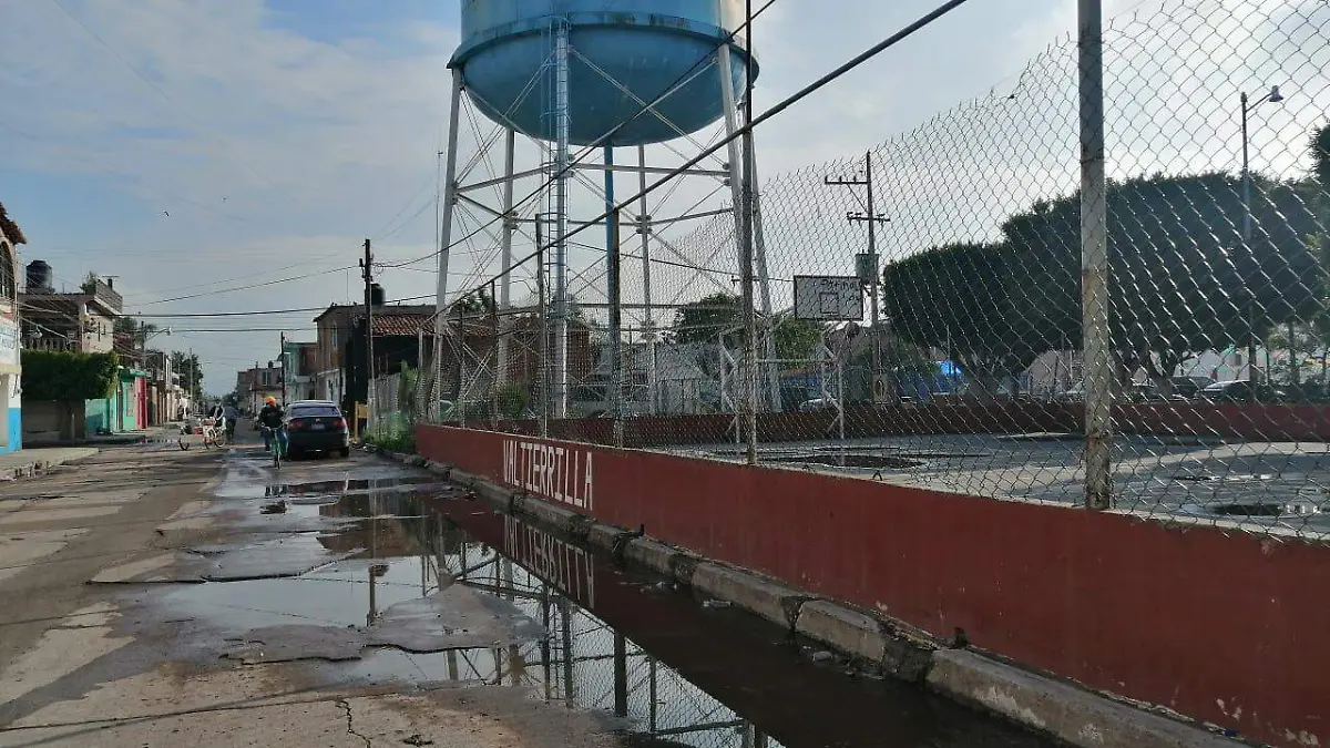 DETECTAN TOMAS  DE AGUA CLANDESTINAS EN VALTIERRILLA 1